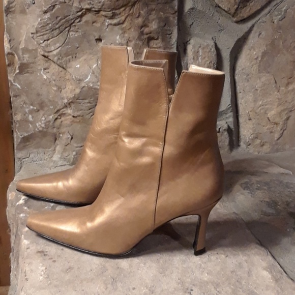 Stuart Weitzman Shoes - Stuart Weitzman Golden Short Boots!